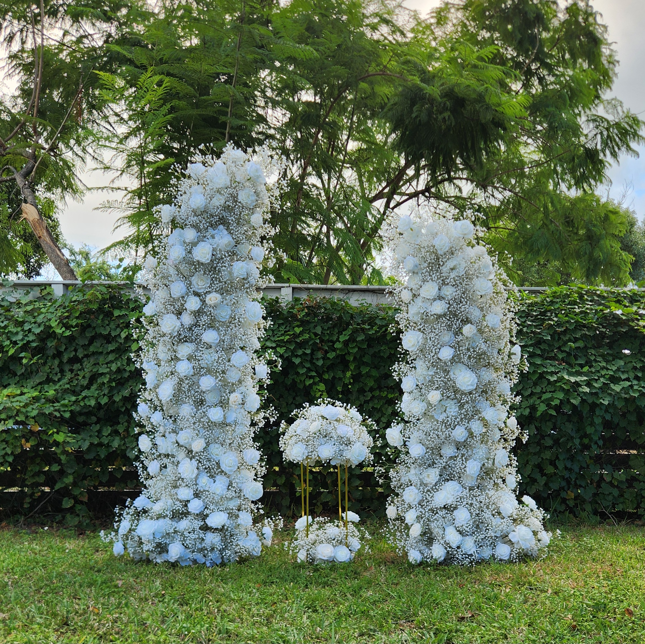 #B0010 - White Rose Babysbreath Double Arch, $350.00 White Rose Babysbreath Double Arch