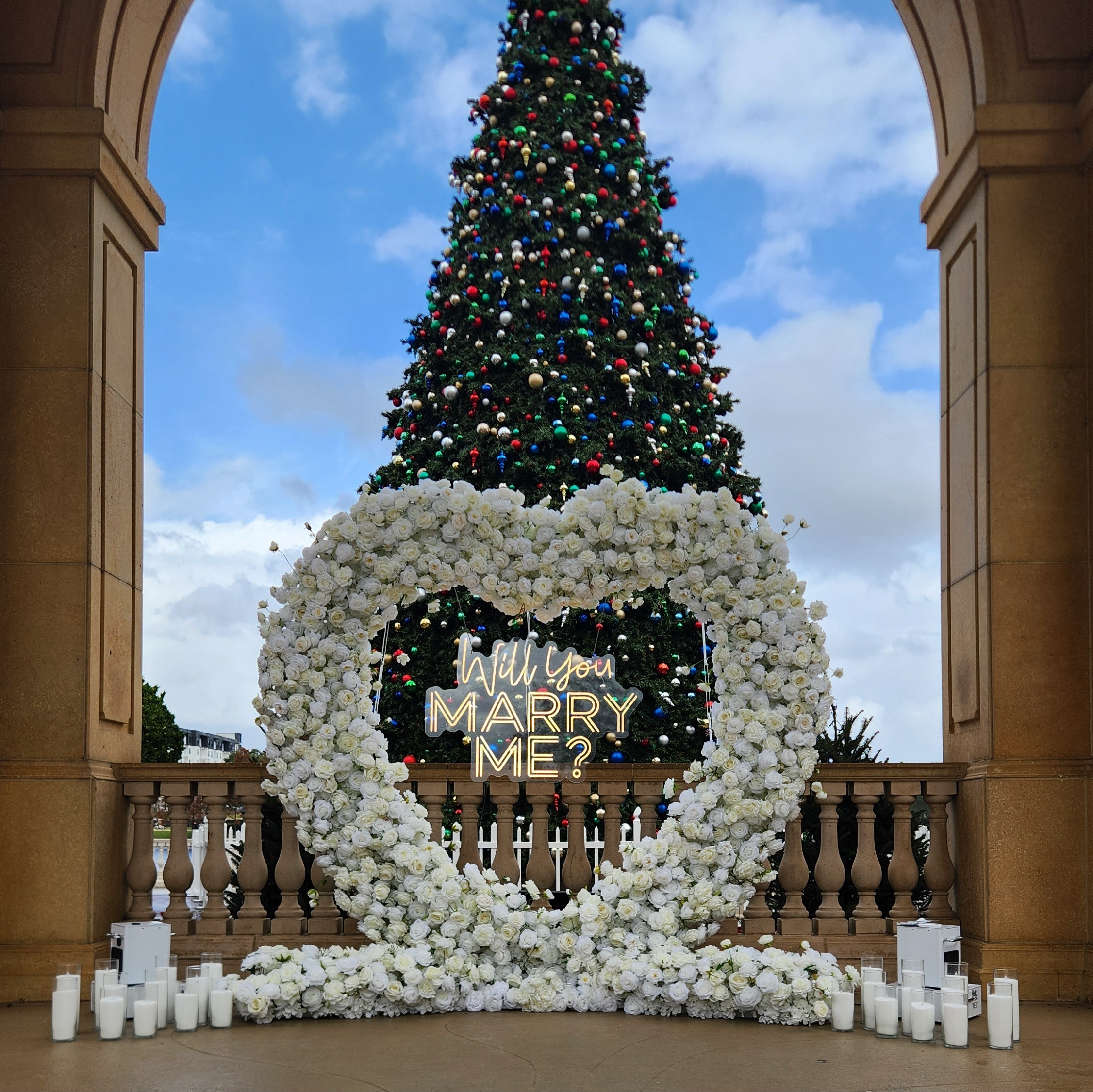 #R0026 - Set: Arch, Sign, 2 runners, 24 candles , $435.00 Set: Arch, Sign, 2 runners, 24 candles
