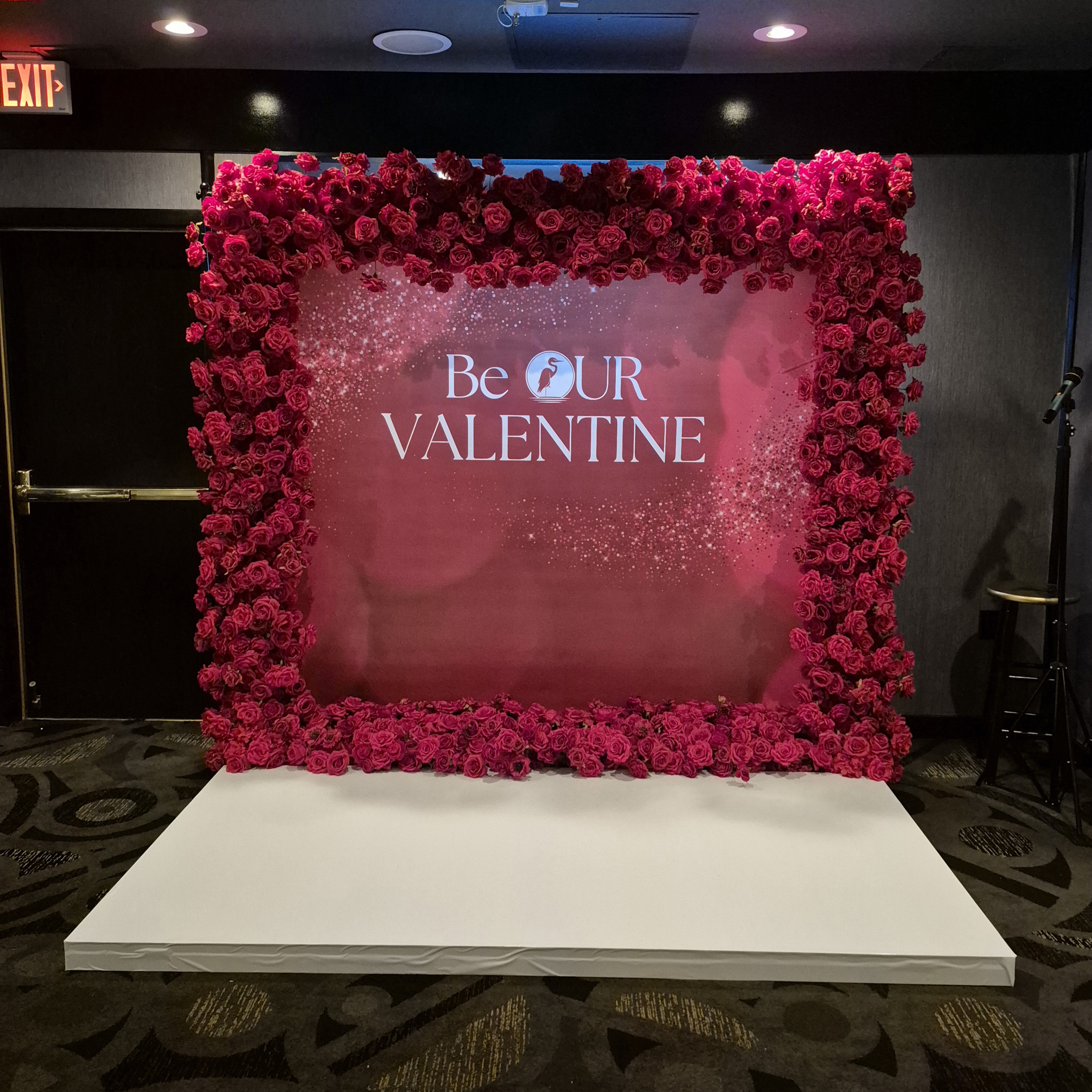 #B0043 - Red Rose Square Arch & White Stage, $645.00 Red Rose Square Arch & White Stage